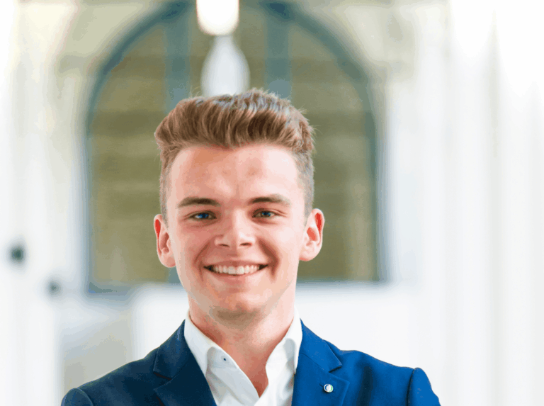 Werken of doctoreren?
