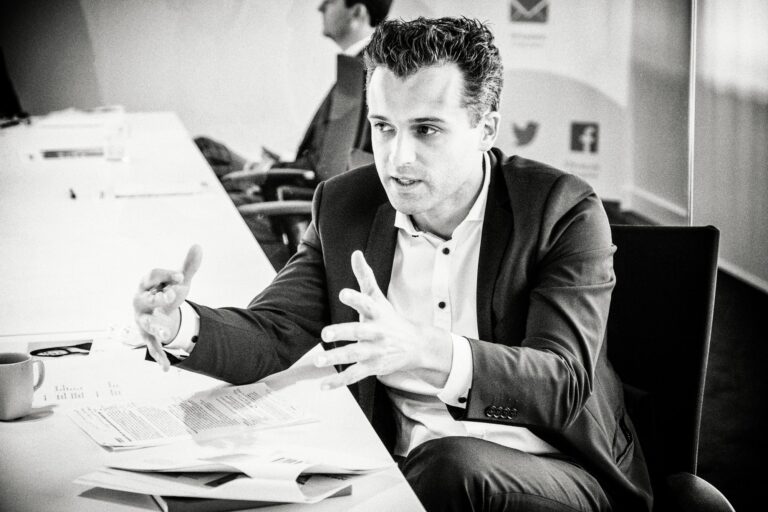 “Bedrijven bergen dure overnameplannen op”